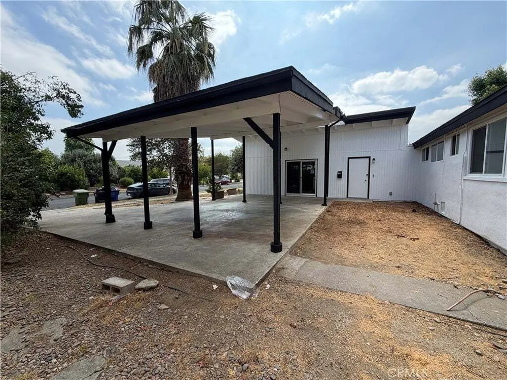 20439 Malden St, Winnetka, CA 91306