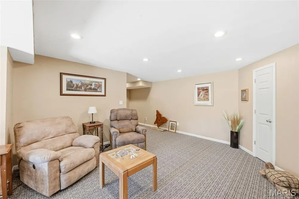 58 Lauer Ct, Wentzville, MO 63385