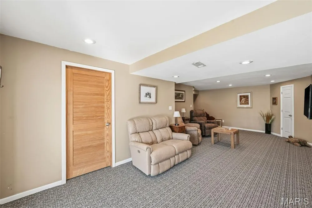 58 Lauer Ct, Wentzville, MO 63385