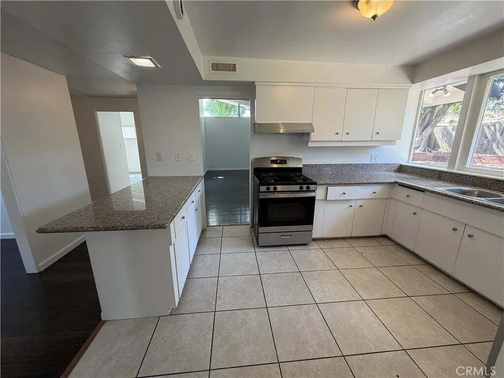 20439 Malden St, Winnetka, CA 91306