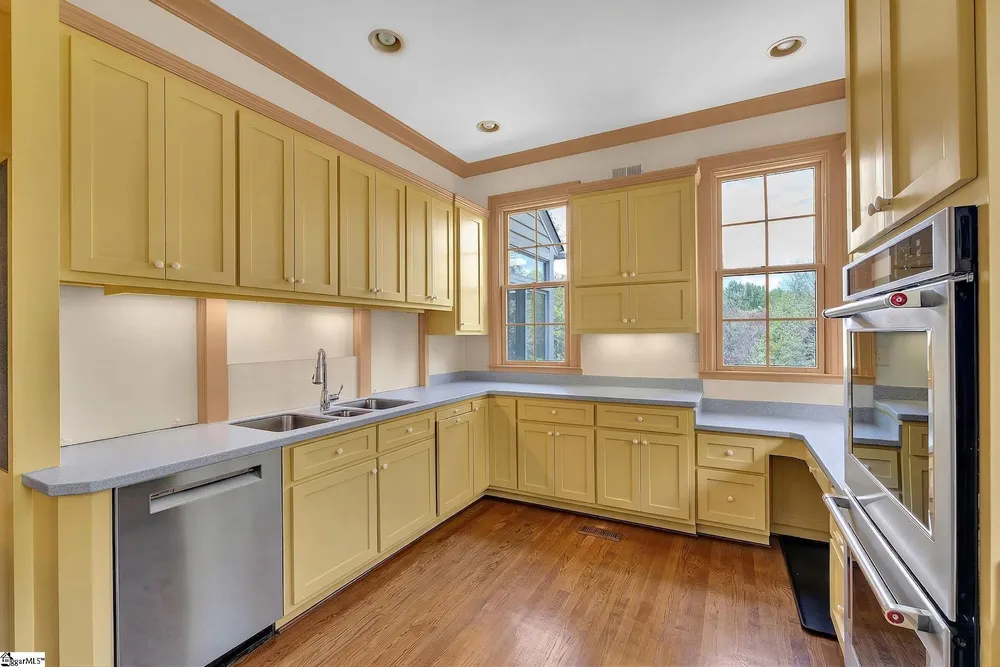 644 Altamont Rd, Greenville, SC 29609