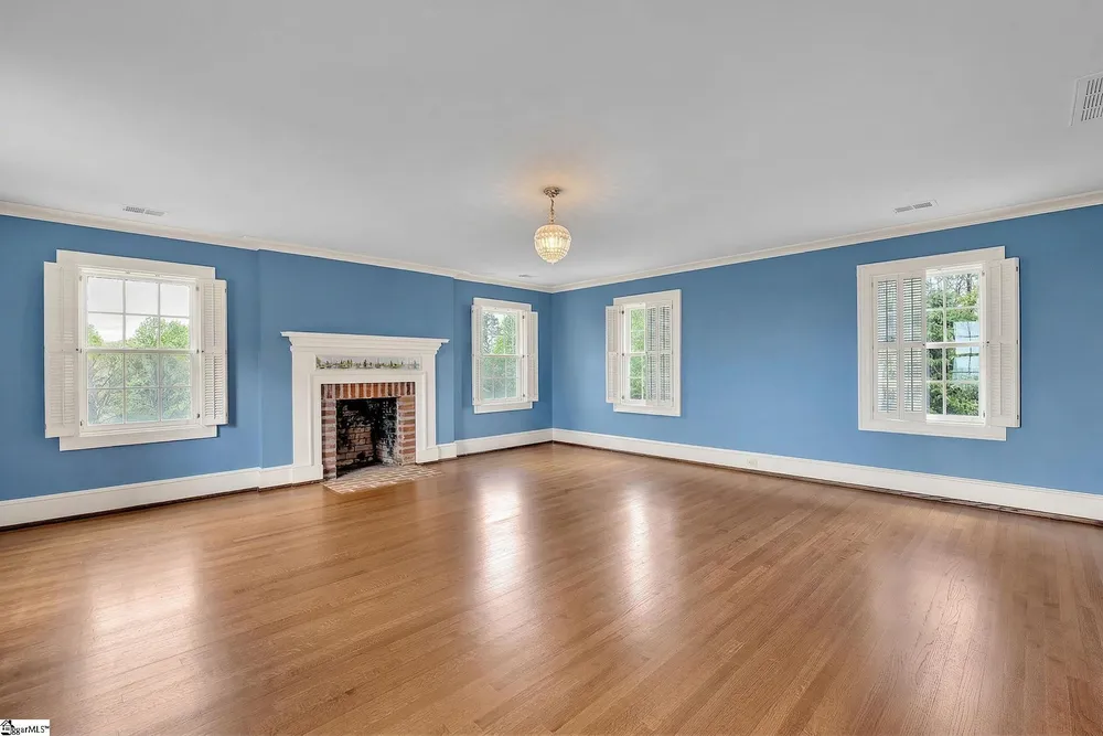 644 Altamont Rd, Greenville, SC 29609