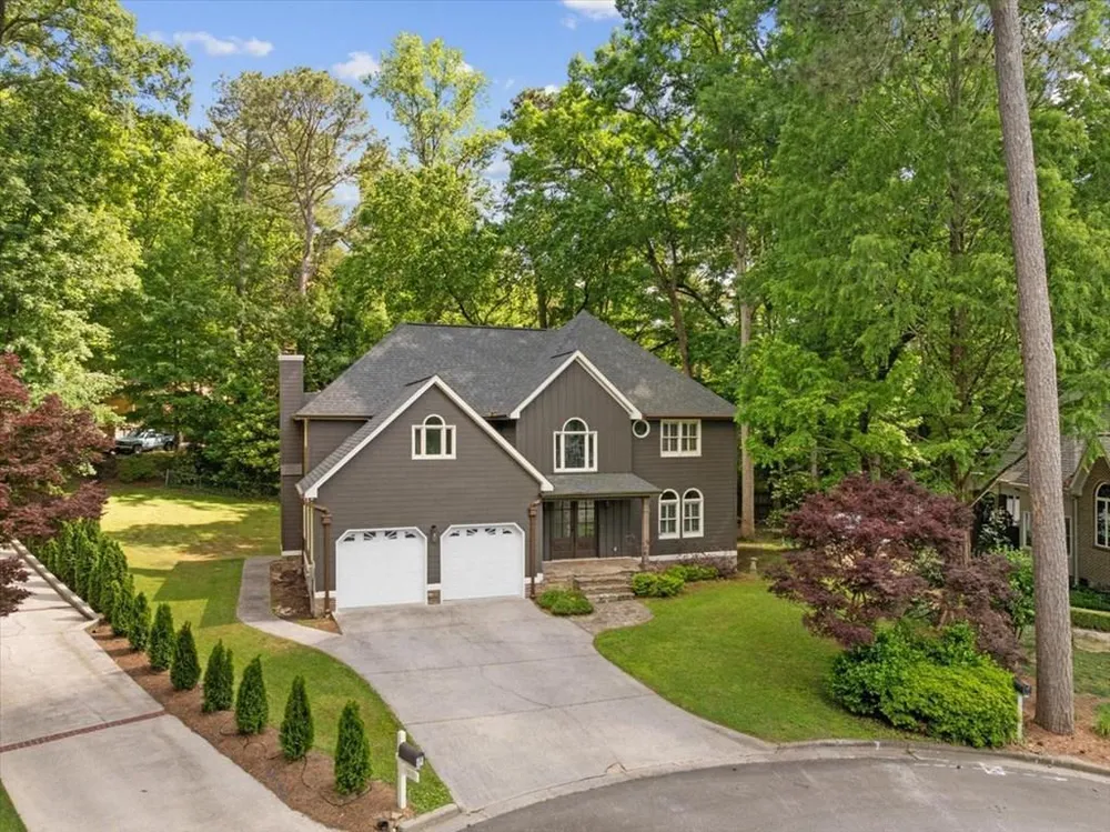 1803 Waterford Pl, Dalton, GA 30720