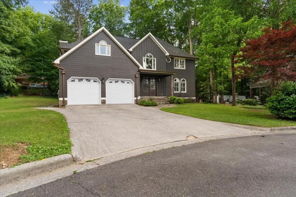 1803 Waterford Pl, Dalton, GA 30720