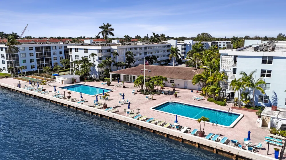 2012 S Federal Hwy, Boynton Beach, FL 33435