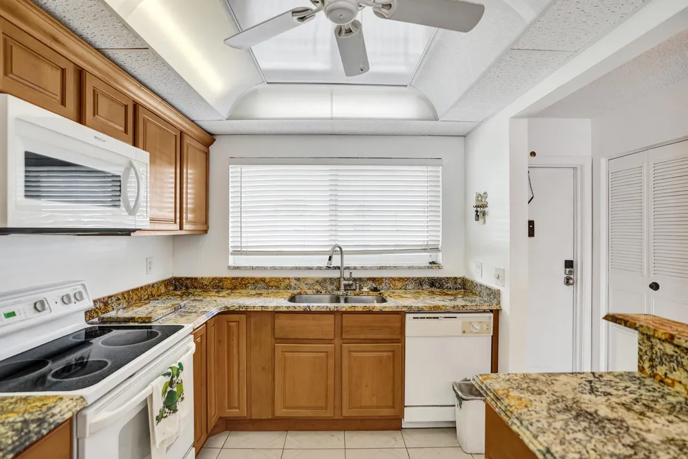 2012 S Federal Hwy, Boynton Beach, FL 33435