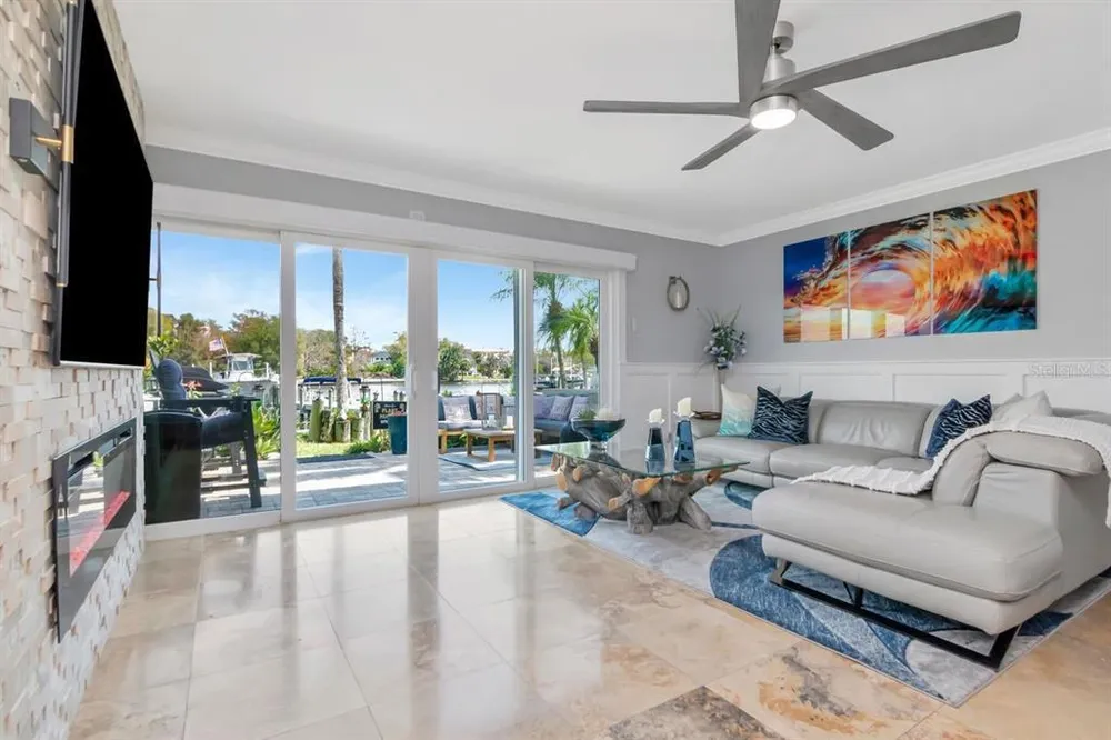 2424 W Tampa Bay Blvd, Tampa, FL 33607