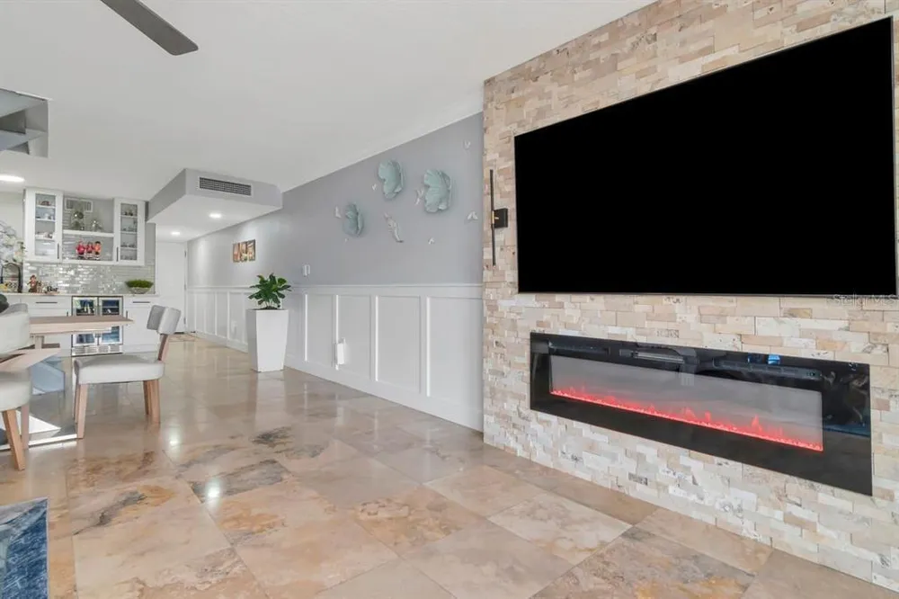 2424 W Tampa Bay Blvd, Tampa, FL 33607