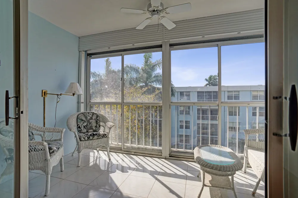 2012 S Federal Hwy, Boynton Beach, FL 33435