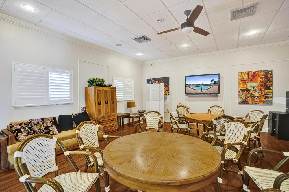 2012 S Federal Hwy, Boynton Beach, FL 33435