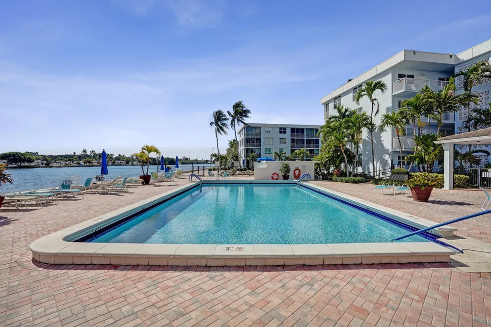 2012 S Federal Hwy, Boynton Beach, FL 33435