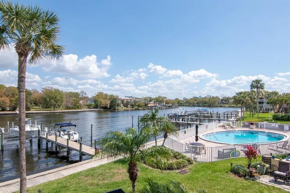 2424 W Tampa Bay Blvd, Tampa, FL 33607