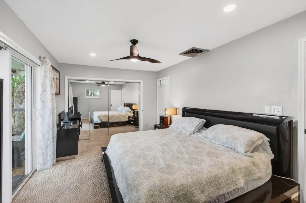 6647 Paul Mar Dr, Lantana, FL 33462