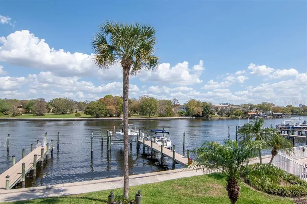 2424 W Tampa Bay Blvd, Tampa, FL 33607