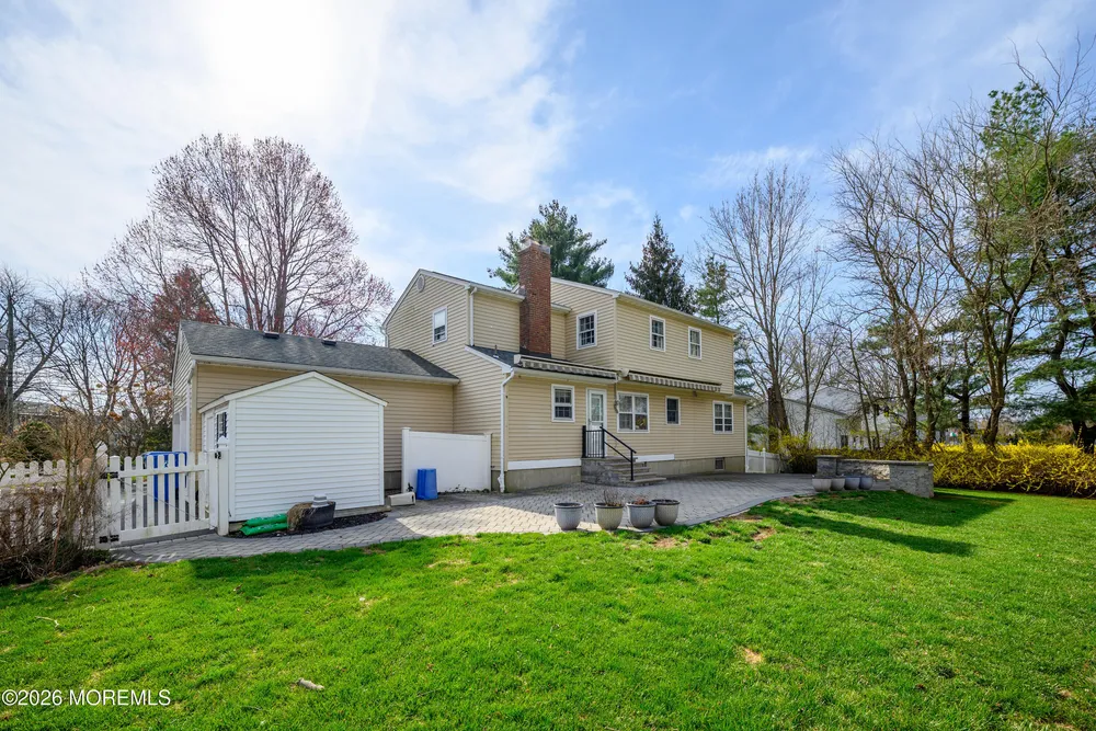 821 Middletown Lincroft Rd, Middletown, NJ 07748