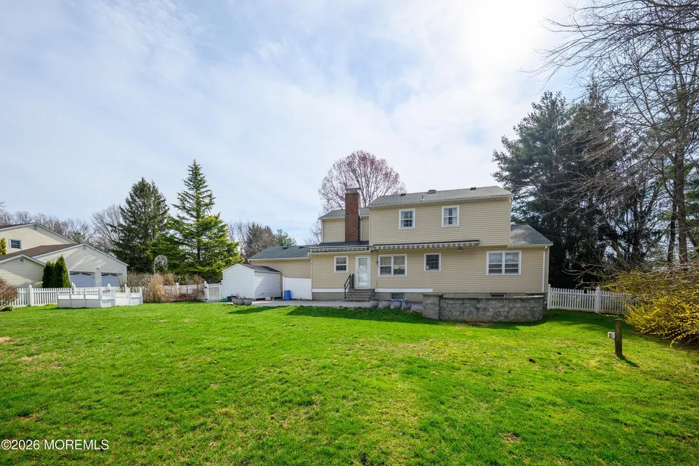 821 Middletown Lincroft Rd, Middletown, NJ 07748