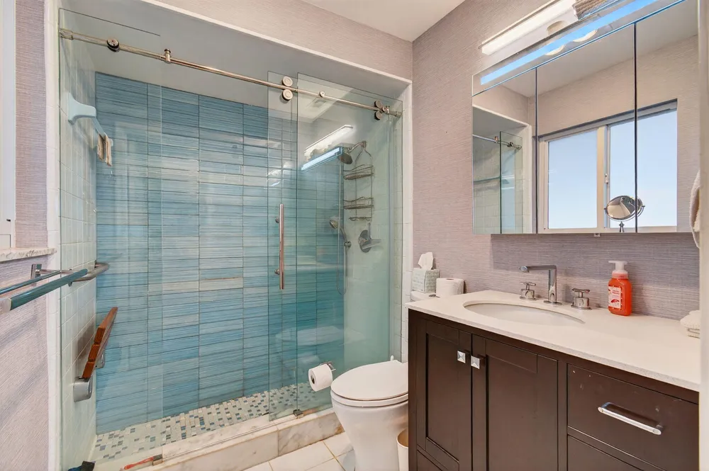 6647 Paul Mar Dr, Lantana, FL 33462
