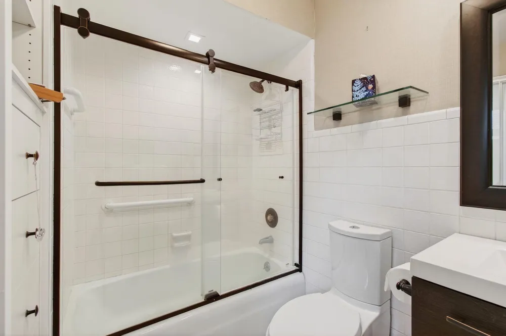 6647 Paul Mar Dr, Lantana, FL 33462