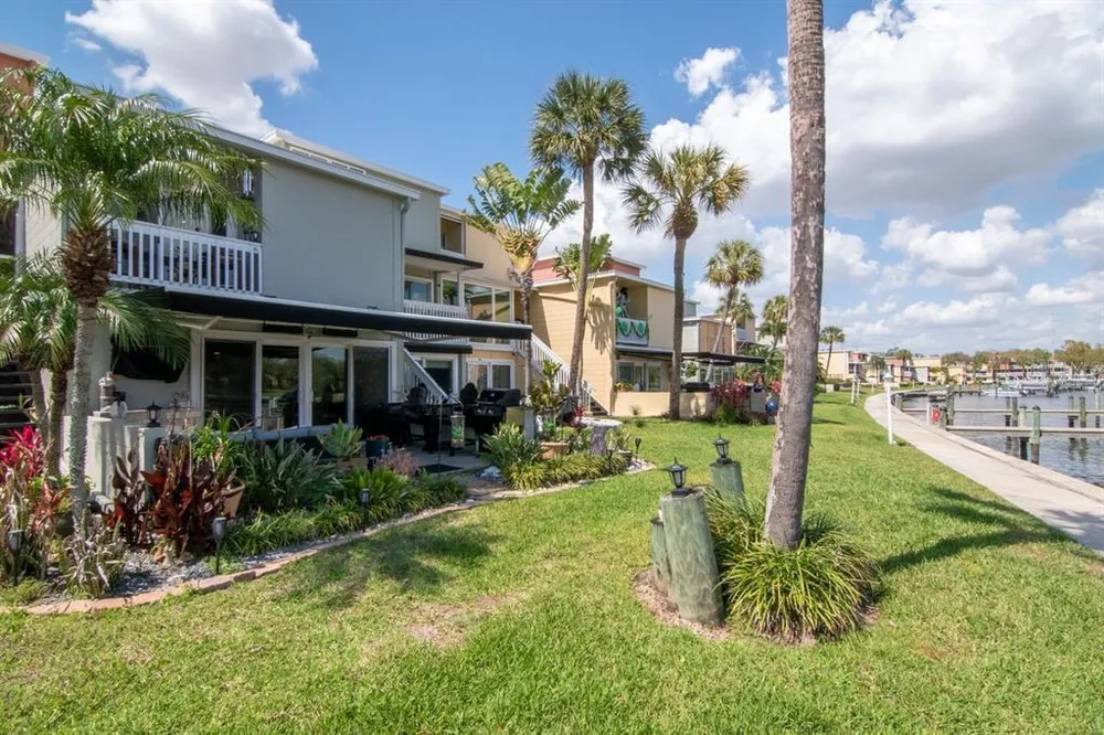2424 W Tampa Bay Blvd, Tampa, FL 33607