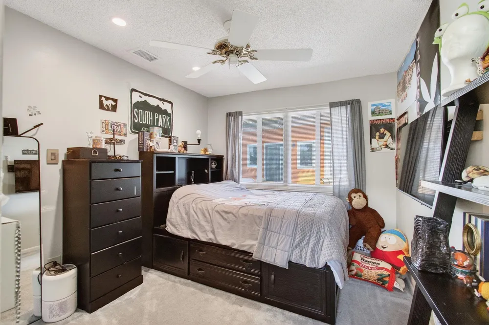 6647 Paul Mar Dr, Lantana, FL 33462