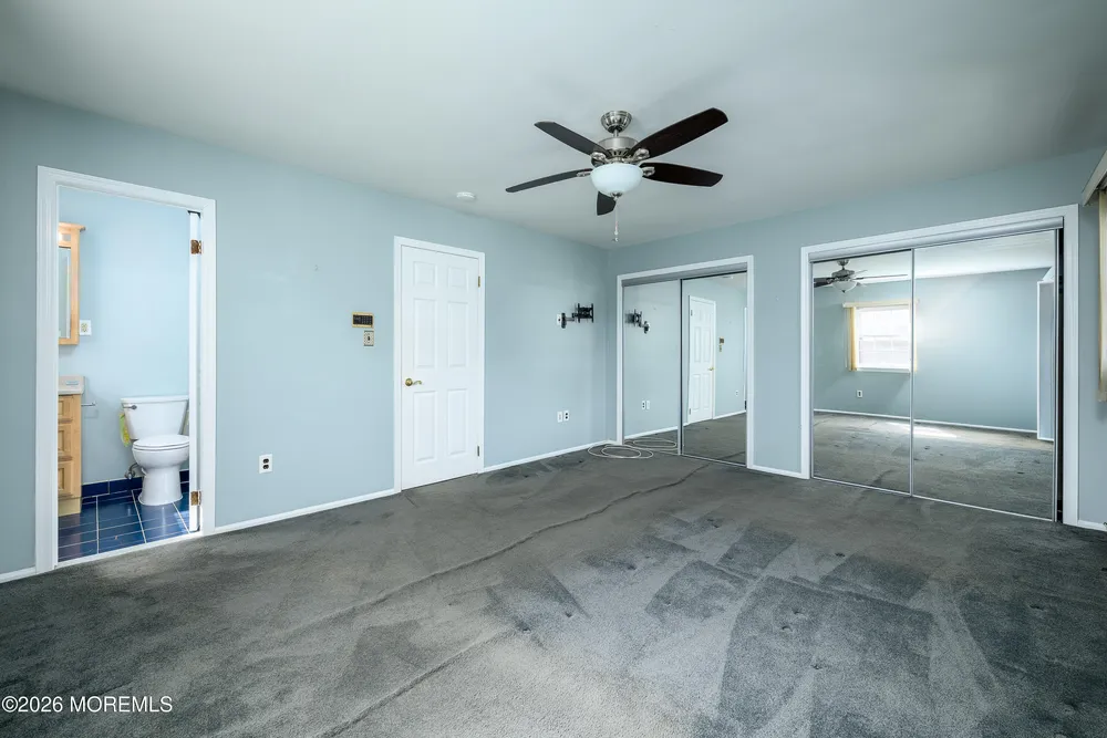 821 Middletown Lincroft Rd, Middletown, NJ 07748
