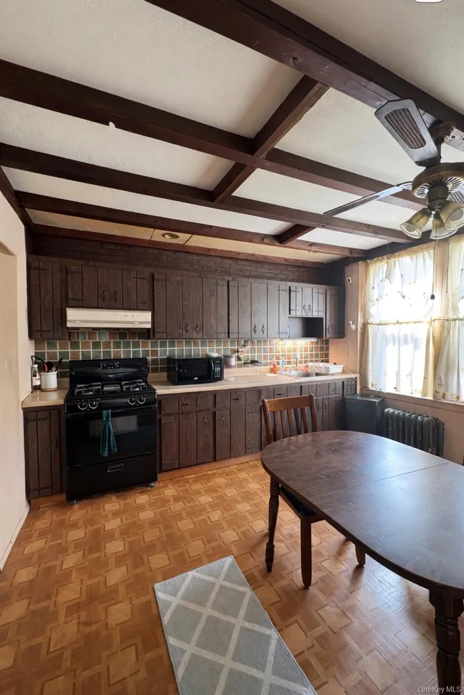 73-15 72 ST, New York, NY 11385