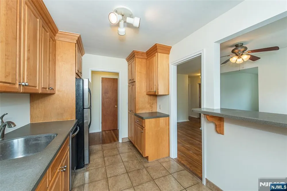 284 Claremont Ave, Verona, NJ 07044