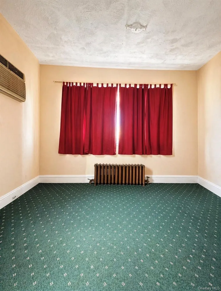 73-15 72 ST, New York, NY 11385