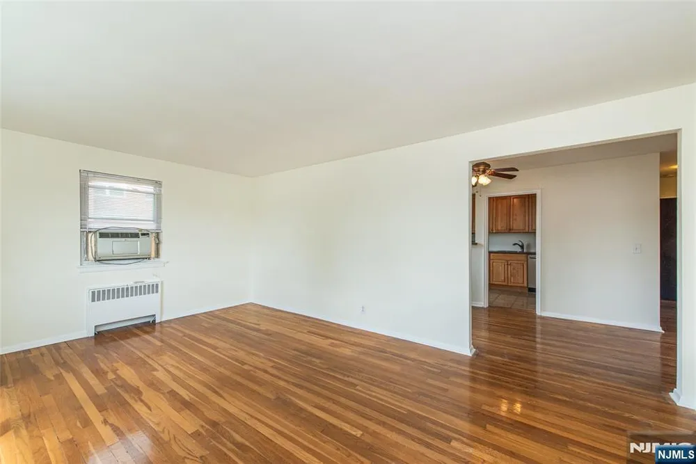 284 Claremont Ave, Verona, NJ 07044