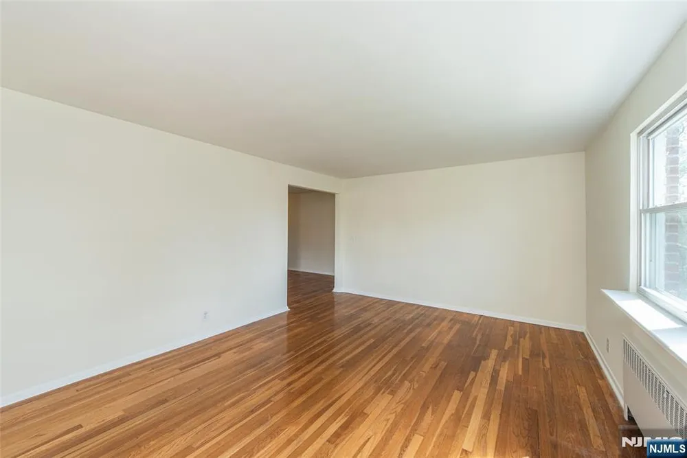 284 Claremont Ave, Verona, NJ 07044