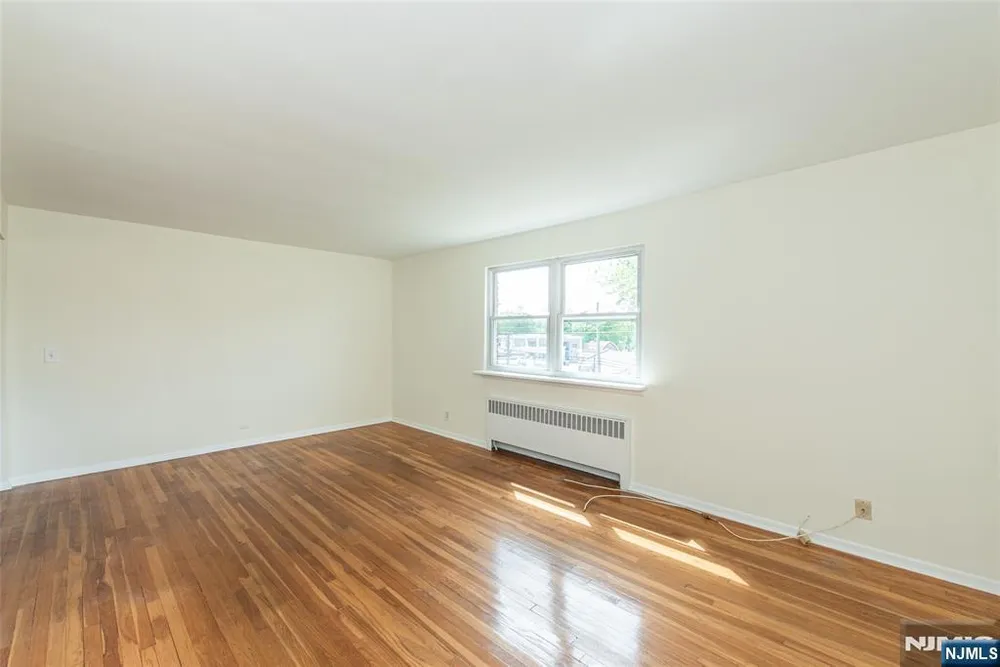 284 Claremont Ave, Verona, NJ 07044