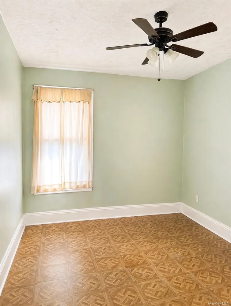 73-15 72 ST, New York, NY 11385