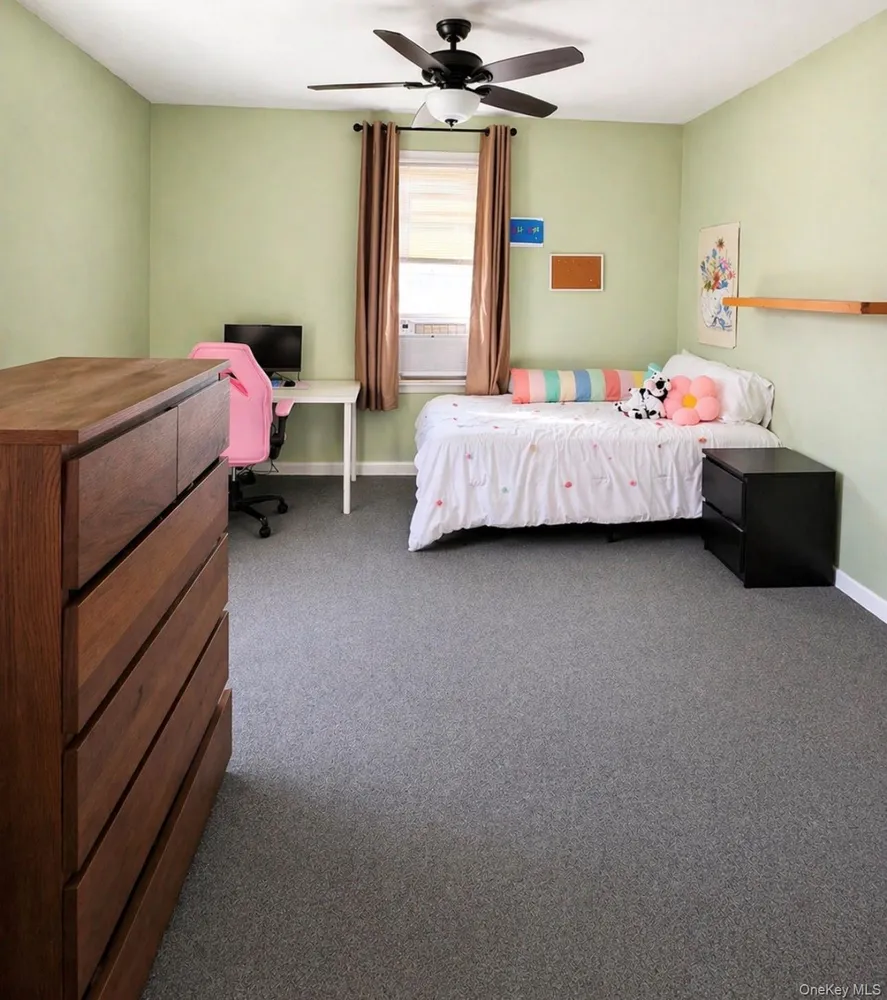 73-15 72 ST, New York, NY 11385
