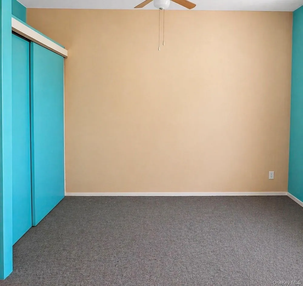 73-15 72 ST, New York, NY 11385