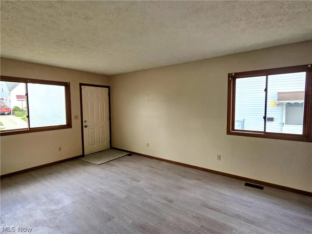 4838 E 86th St, Garfield Heights, OH 44125