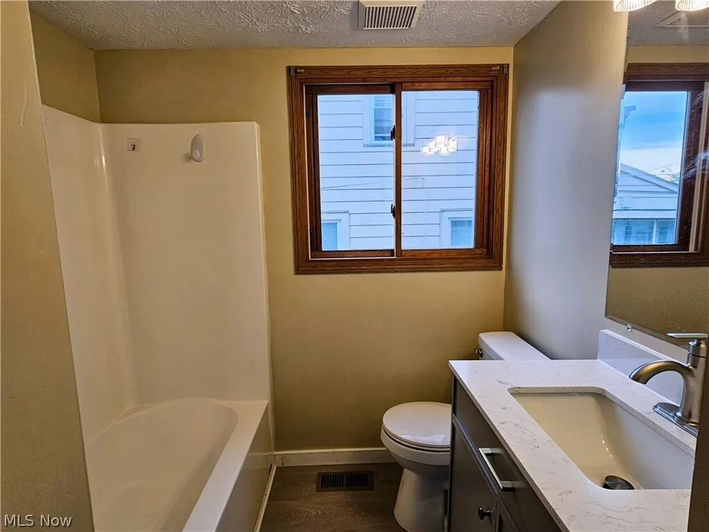 4838 E 86th St, Garfield Heights, OH 44125