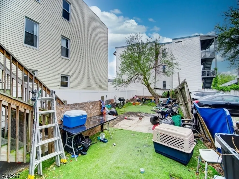 426 E 18th St, Paterson, NJ 07524