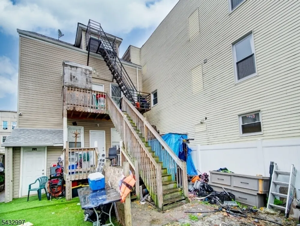 426 E 18th St, Paterson, NJ 07524