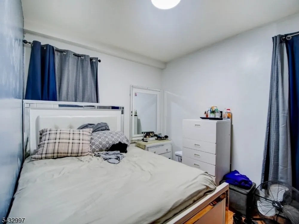 426 E 18th St, Paterson, NJ 07524