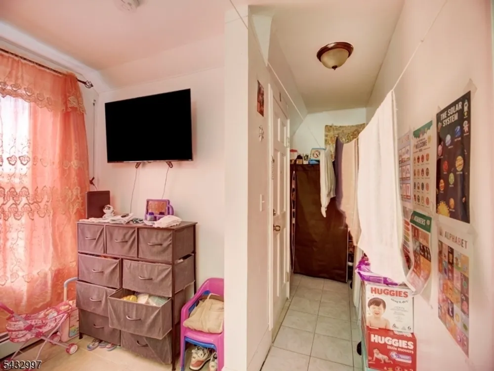 426 E 18th St, Paterson, NJ 07524