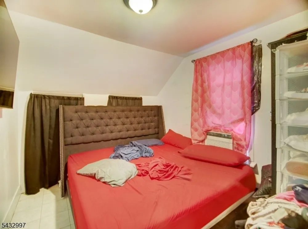 426 E 18th St, Paterson, NJ 07524