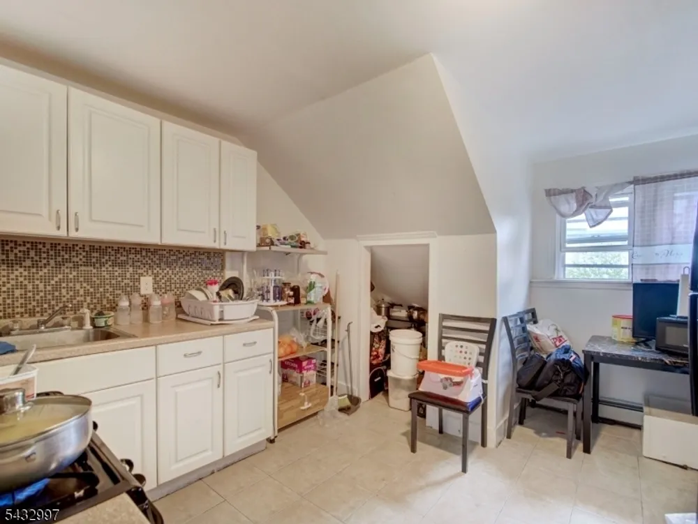426 E 18th St, Paterson, NJ 07524