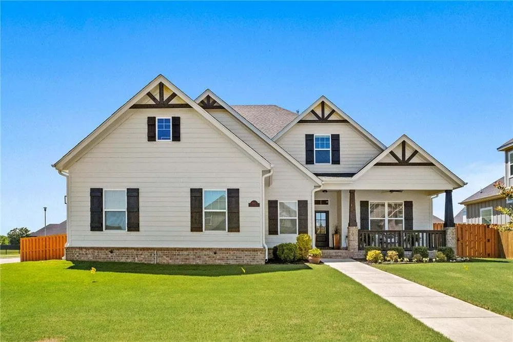 6422 S 61st St, Rogers, AR 72758