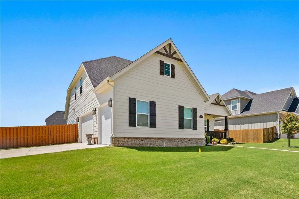 6422 S 61st St, Rogers, AR 72758