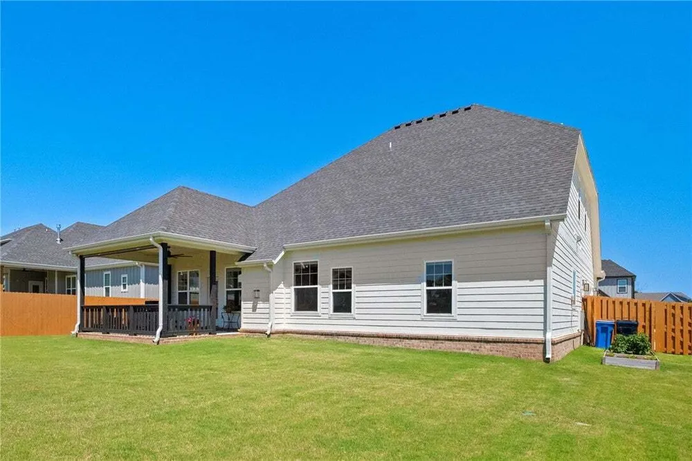 6422 S 61st St, Rogers, AR 72758