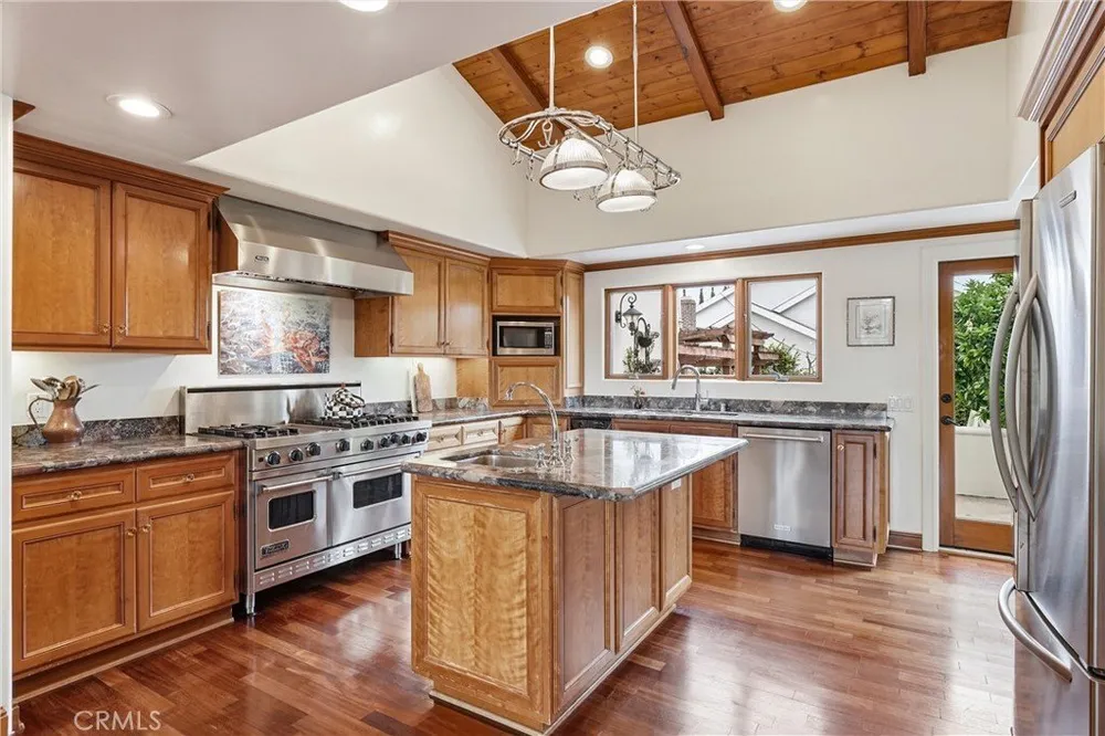 270 Flowerfield Ln, La Habra Heights, CA 90631