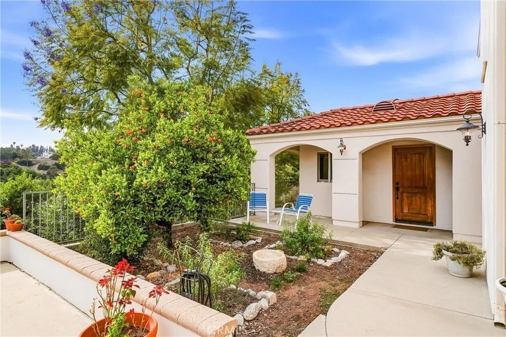 270 Flowerfield Ln, La Habra Heights, CA 90631
