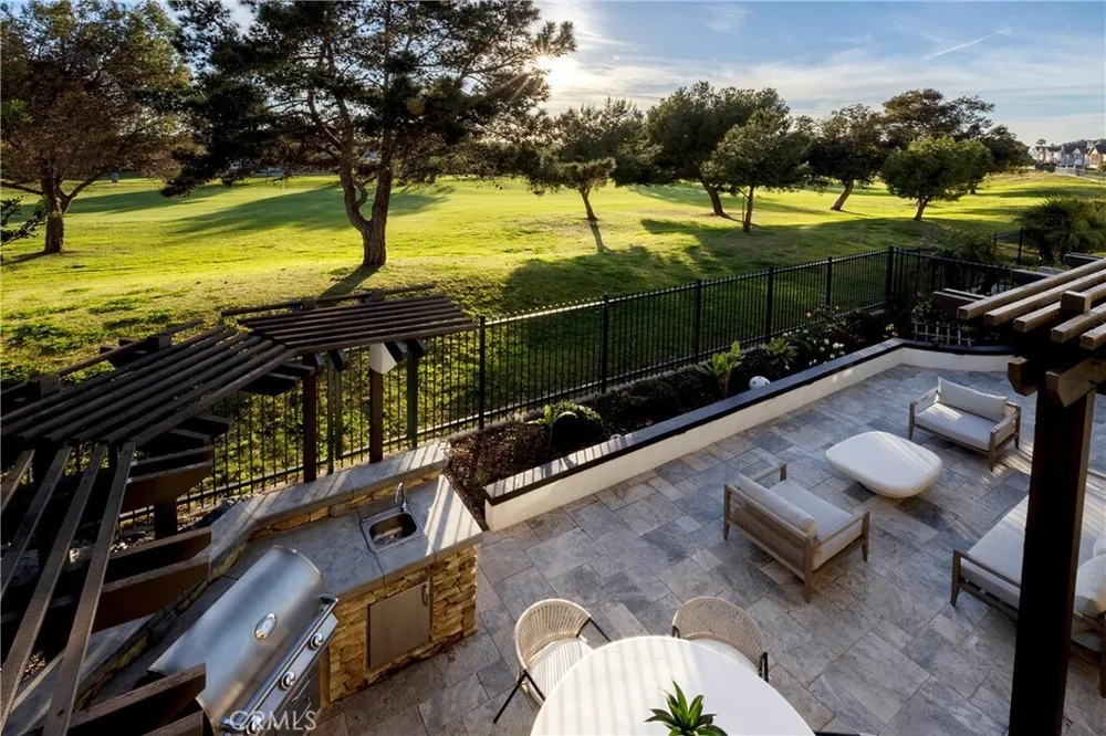 6300 Forester Dr, Huntington Beach, CA 92648