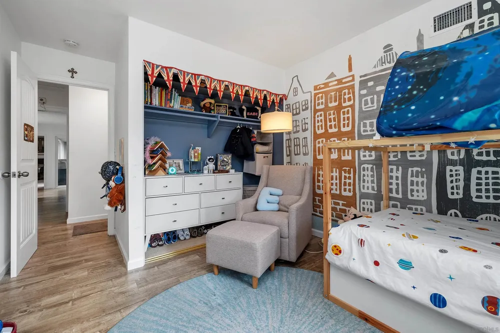 4220 Collwood Ln, San Diego, CA 92115