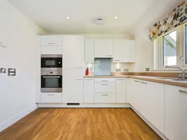 Gilman Court, Eastleigh thumb 3